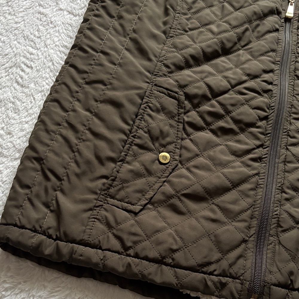 Active USA Quilted Army Green Vest with Sherpa Collar and Interior - Picture 2 of 9